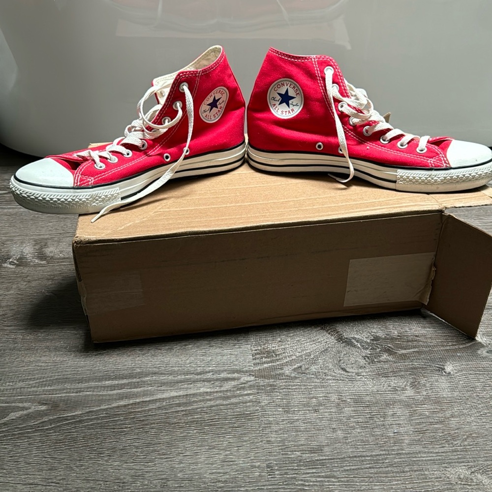 Red converse